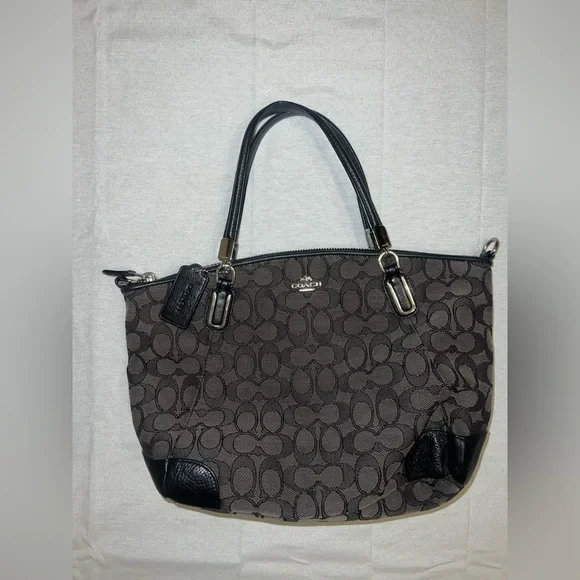 Coach Bag with Original Pattern - Picture 1 of 7
